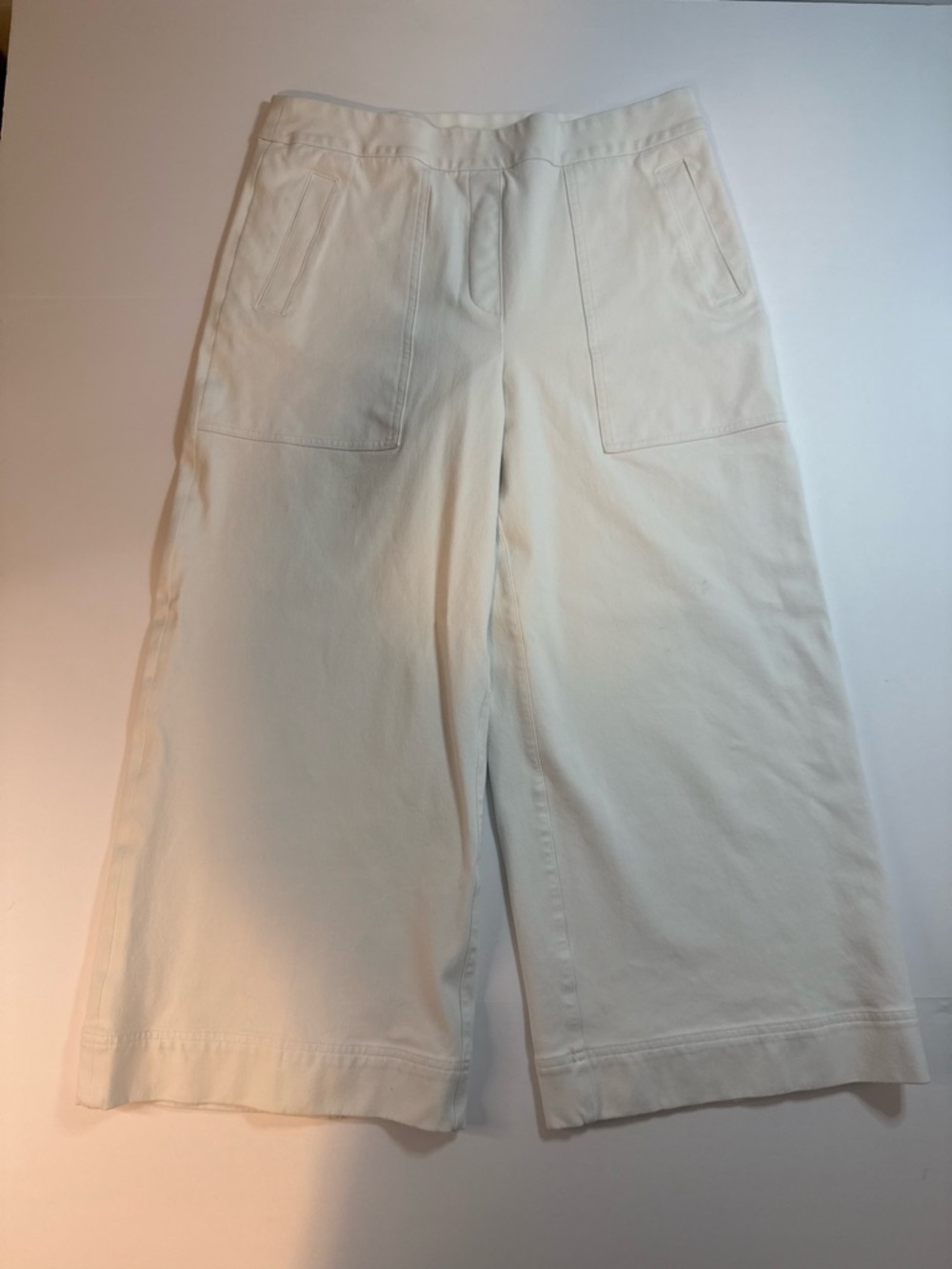 SPANX Woman’s White Large Wide Leg Capris Pants